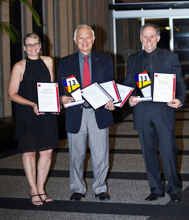Lorena Moynahan (receiving the award on behalf of the student team), Professor Darryl Low Choy and Associate Professor Eddo Coiacetto at thePIA Queensland’s 2013 Planning Excellence Awards.
