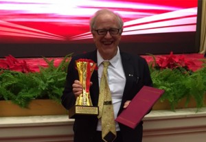 Professor Mackerras with his China Book Special Contribution Award
