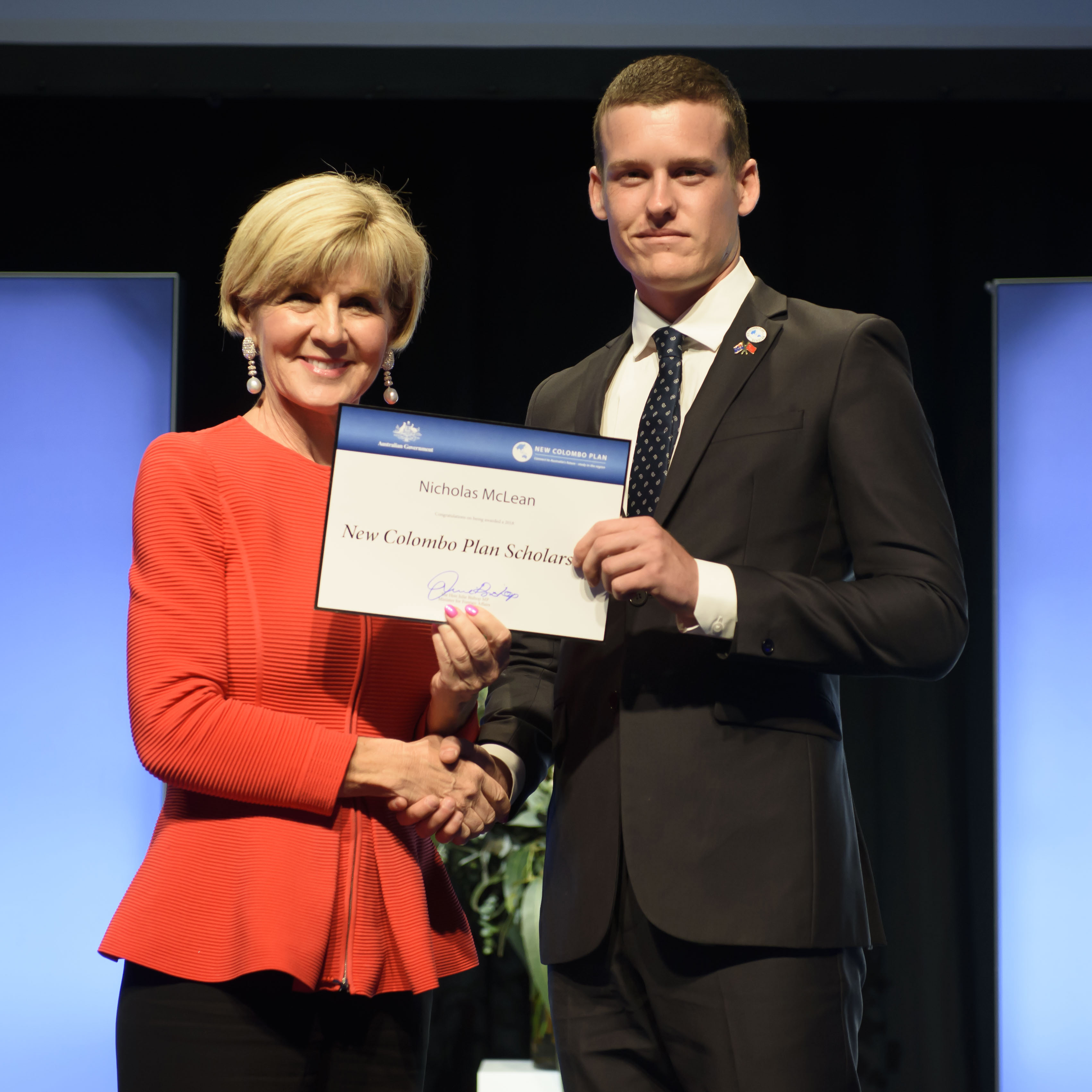 Foreign Minister Julie Bishop with Nicholas Mclean, 2018 New Colombo Plan scholar.