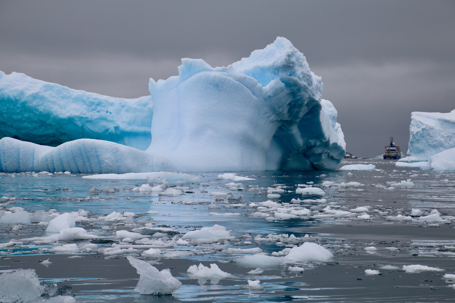 Scientists Urge Chemical Pollution Monitoring in Antarctica for Global Policy Support