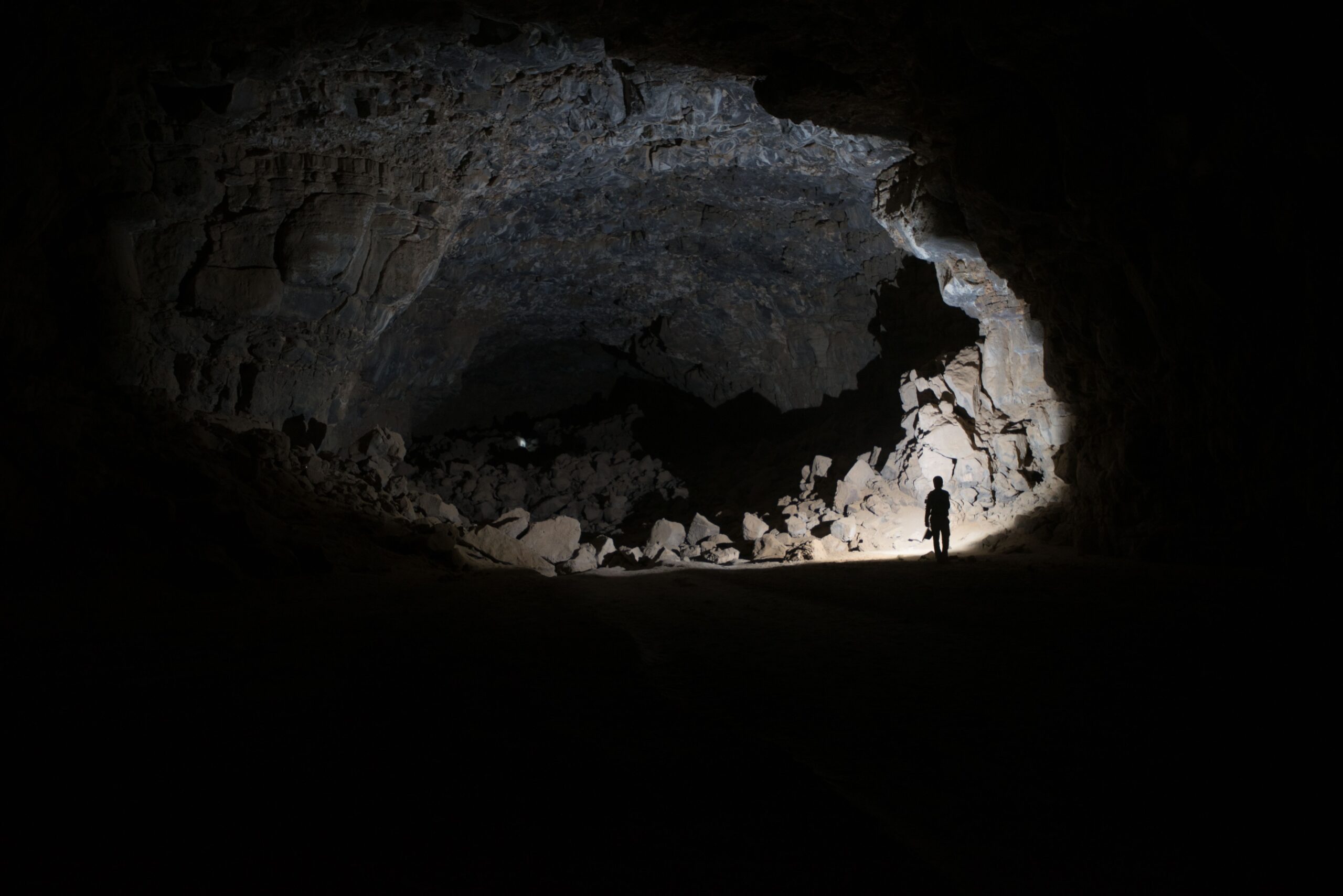 La prima prova di insediamenti umani in una grotta di lava in Arabia Saudita